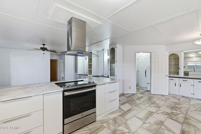 120 N VAL VISTA Drive 118, Mesa, AZ 85213