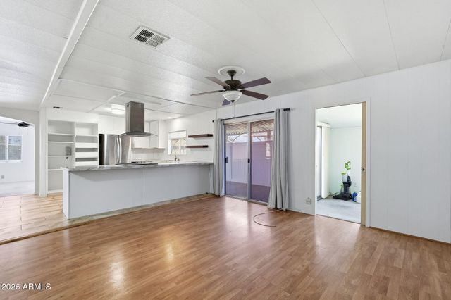 120 N VAL VISTA Drive 118, Mesa, AZ 85213