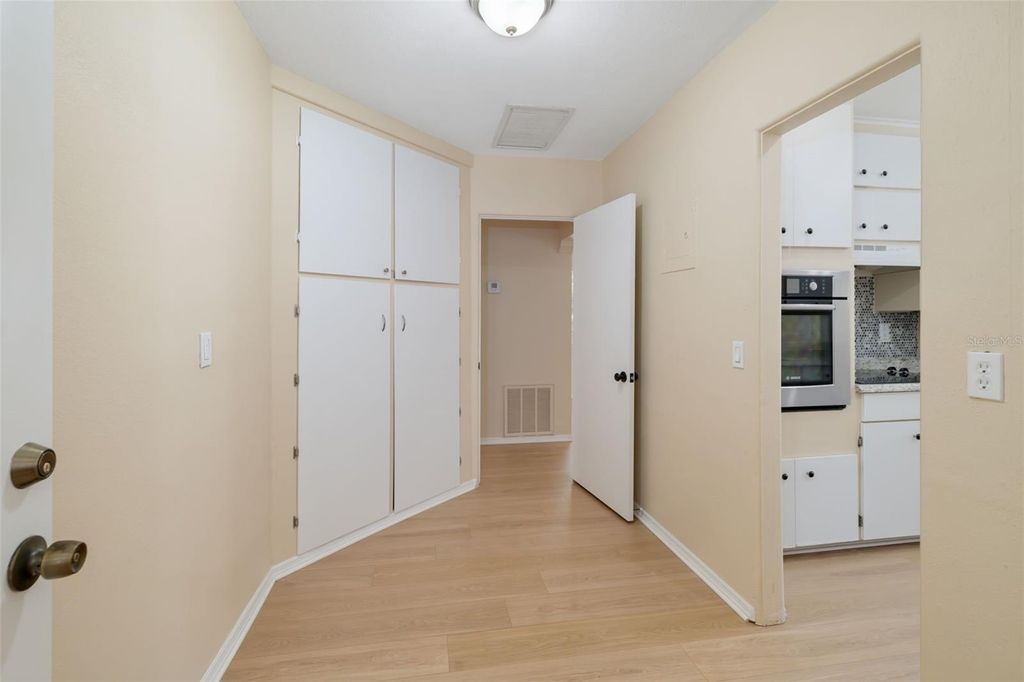 Image 21 of property listing at 808 26TH STREET W, Bradenton, FL 34205