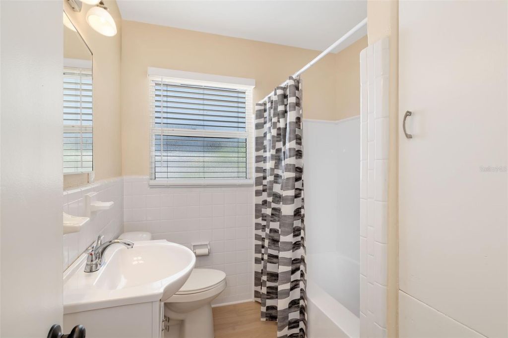 Image 22 of property listing at 808 26TH STREET W, Bradenton, FL 34205