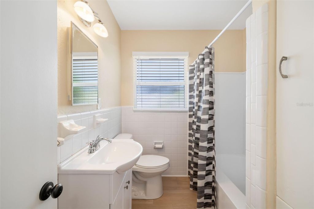 Image 23 of property listing at 808 26TH STREET W, Bradenton, FL 34205