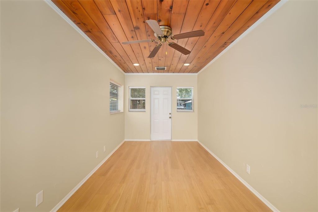 Image 29 of property listing at 808 26TH STREET W, Bradenton, FL 34205
