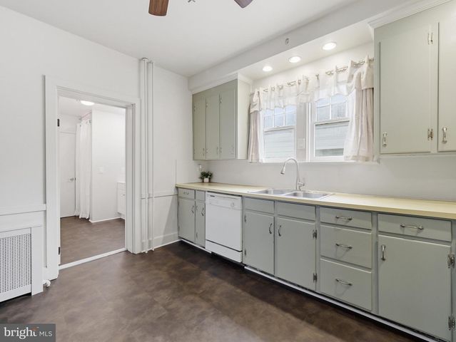 38 COTTAGE ST, Waynesboro, PA 17268