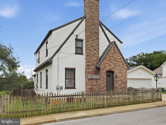 38 COTTAGE ST, Waynesboro, PA 17268