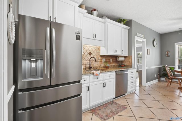 2903 Whiteford Drive SW, Decatur, AL 35603