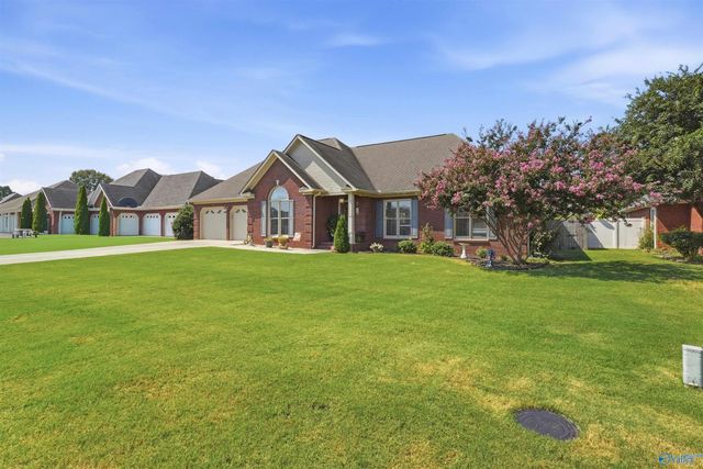 2903 Whiteford Drive SW, Decatur, AL 35603