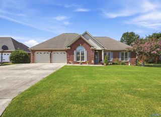 2903 Whiteford Drive SW, Decatur, AL 35603