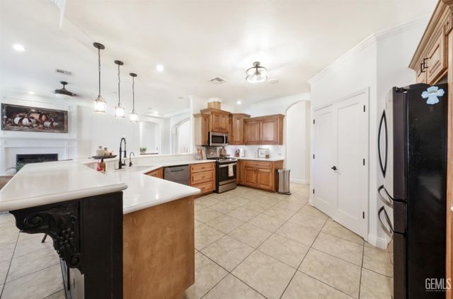 6346 Zephyr Lane, Bakersfield, CA 93307