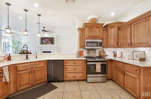 6346 Zephyr Lane, Bakersfield, CA 93307