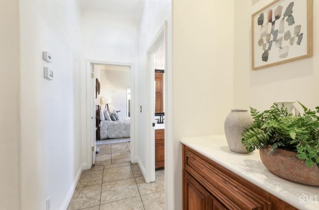 6346 Zephyr Lane, Bakersfield, CA 93307