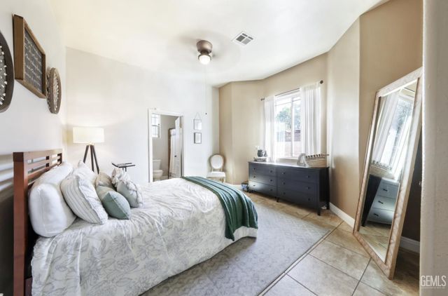 6346 Zephyr Lane, Bakersfield, CA 93307