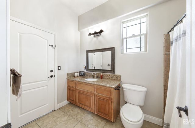 6346 Zephyr Lane, Bakersfield, CA 93307