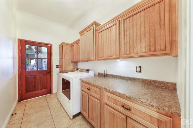 6346 Zephyr Lane, Bakersfield, CA 93307