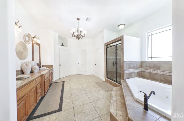 6346 Zephyr Lane, Bakersfield, CA 93307