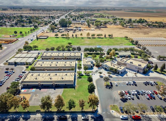 6346 Zephyr Lane, Bakersfield, CA 93307