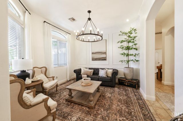 6346 Zephyr Lane, Bakersfield, CA 93307