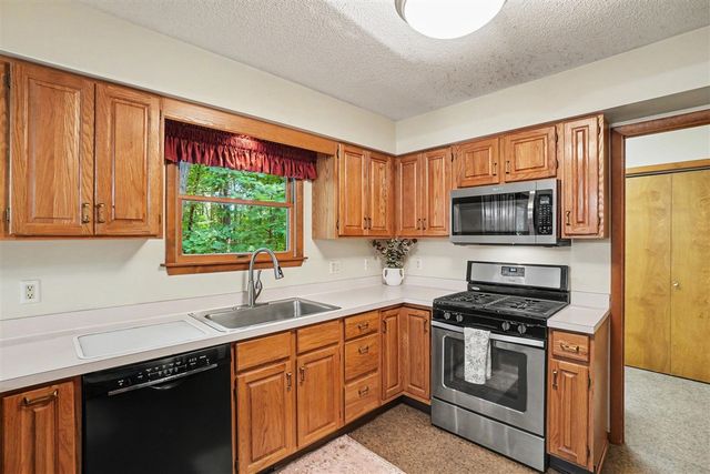 16137 Comstock Street, Grand Haven, MI 49417