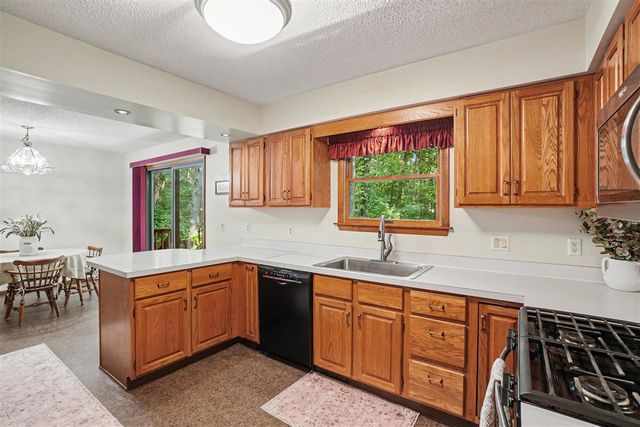 16137 Comstock Street, Grand Haven, MI 49417