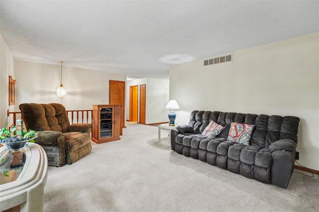 16137 Comstock Street, Grand Haven, MI 49417