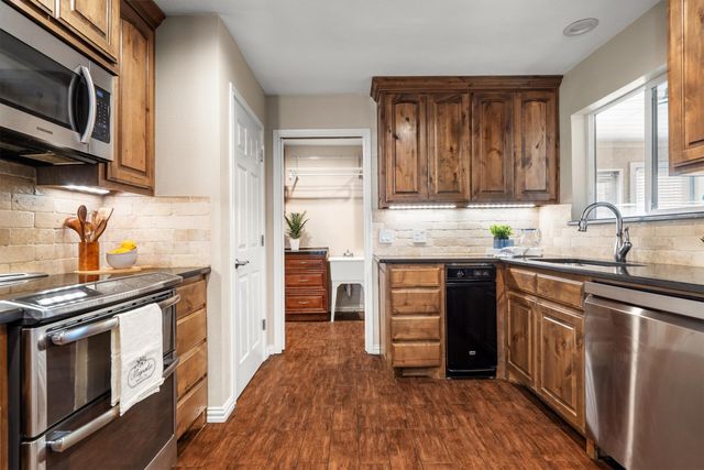 1102 Trophy Club Drive, Roanoke, TX 76262