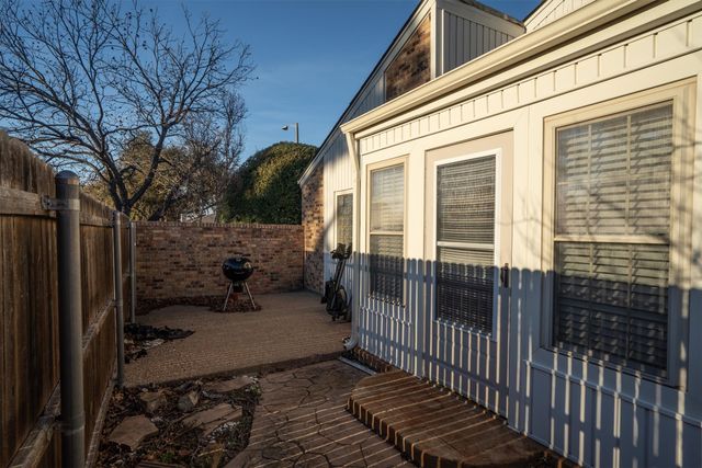 1102 Trophy Club Drive, Roanoke, TX 76262