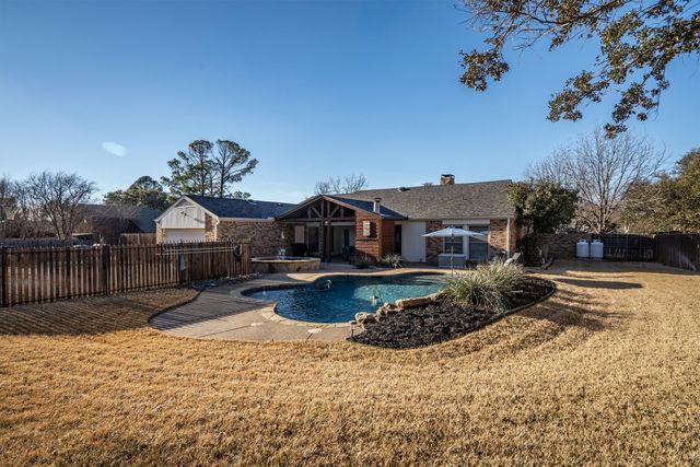 1102 Trophy Club Drive, Roanoke, TX 76262