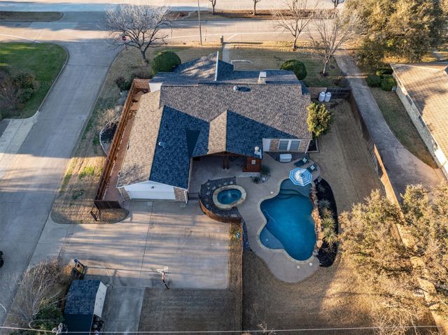 1102 Trophy Club Drive, Roanoke, TX 76262