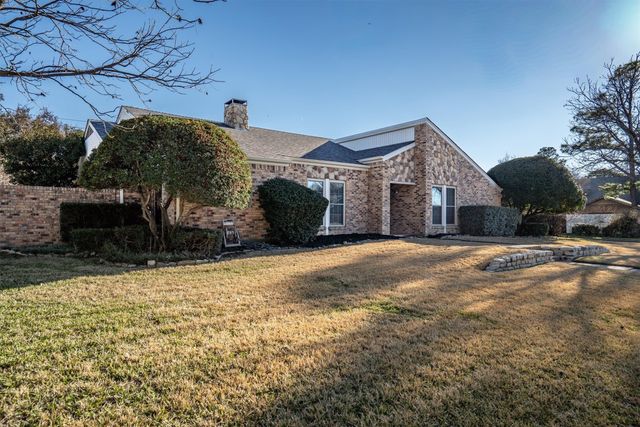 1102 Trophy Club Drive, Roanoke, TX 76262