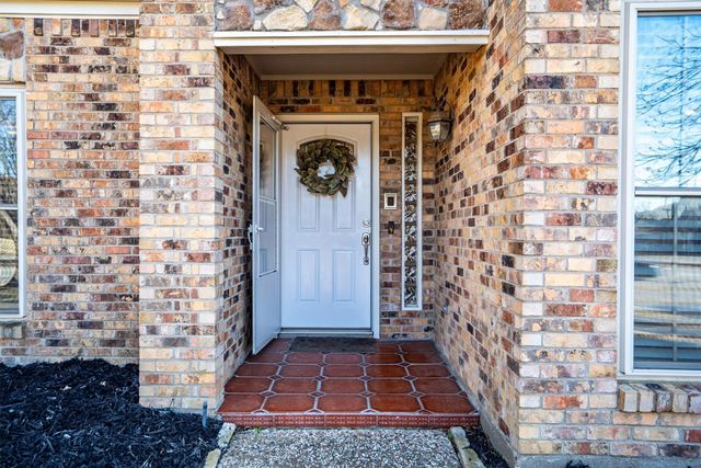 1102 Trophy Club Drive, Roanoke, TX 76262