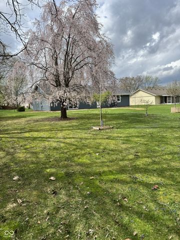 127 Pilgrim Court, Greenwood, IN 46142