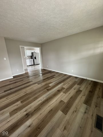 127 Pilgrim Court, Greenwood, IN 46142