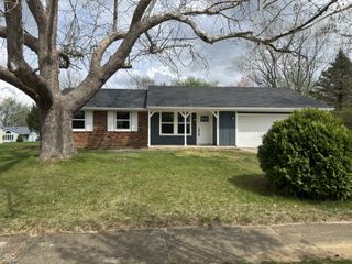 127 Pilgrim Court, Greenwood, IN 46142