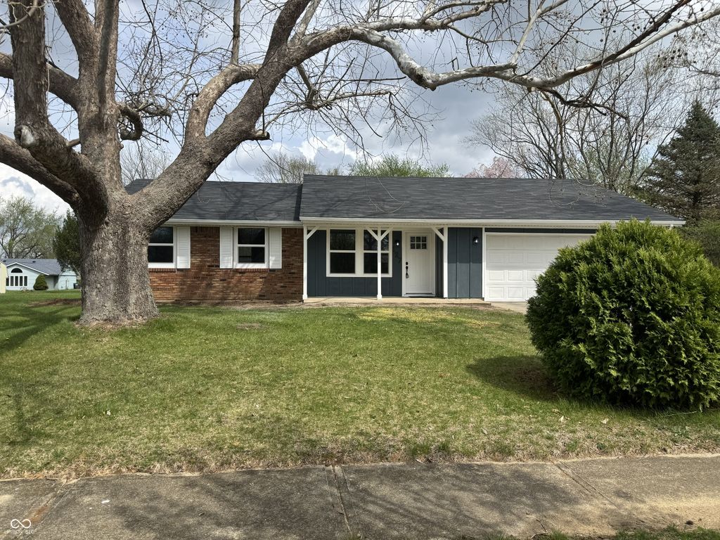 127 Pilgrim Court, Greenwood, IN 46142