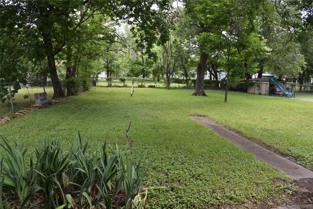 2521 W 5th Avenue, Corsicana, TX 75110