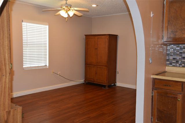 2521 W 5th Avenue, Corsicana, TX 75110