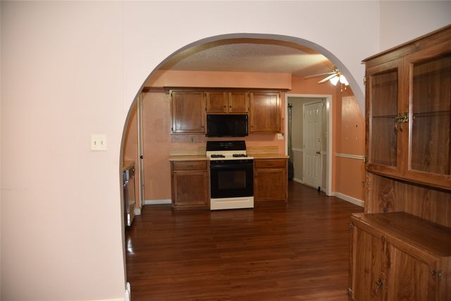 2521 W 5th Avenue, Corsicana, TX 75110