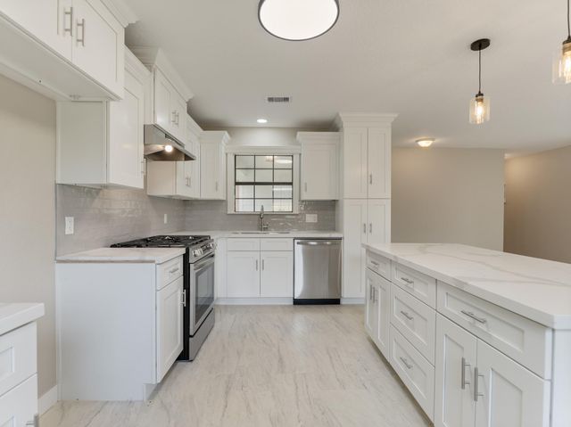 2502 Oak Drive, Bay City, TX 77414