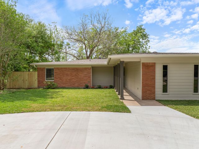 2502 Oak Drive, Bay City, TX 77414