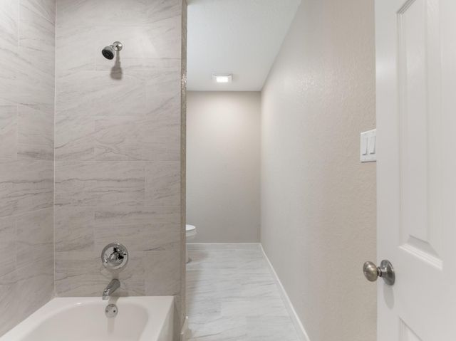 2502 Oak Drive, Bay City, TX 77414
