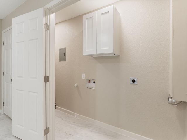 2502 Oak Drive, Bay City, TX 77414