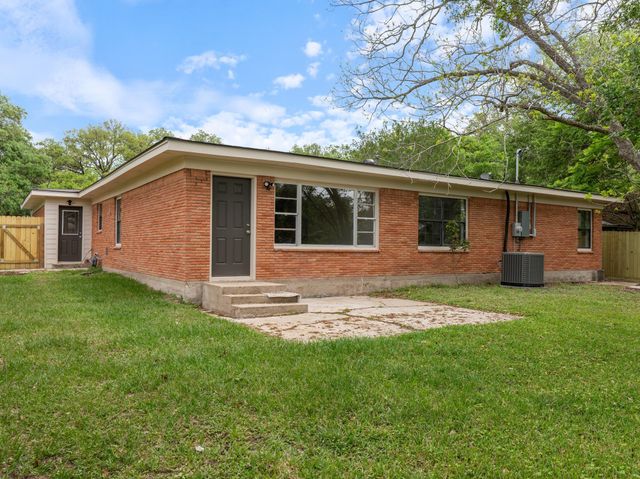 2502 Oak Drive, Bay City, TX 77414