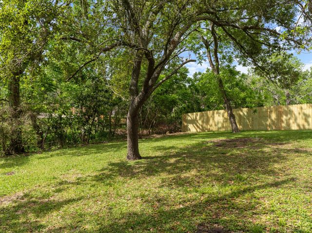 2502 Oak Drive, Bay City, TX 77414