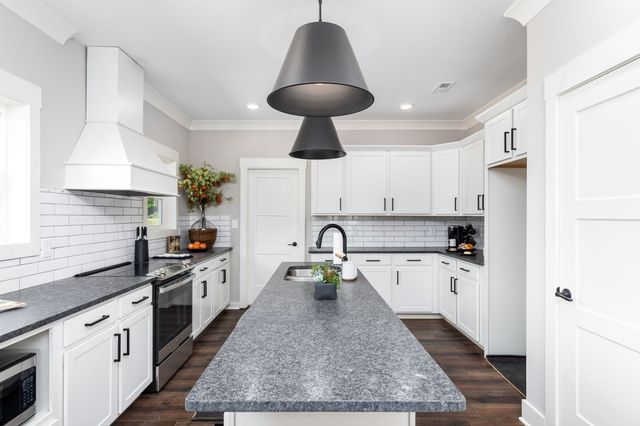 7133 Gentle Rain Road, Knoxville, TN 37920