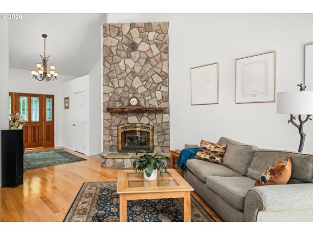85181 SARVIS BERRY Ln, Eugene, OR 97405