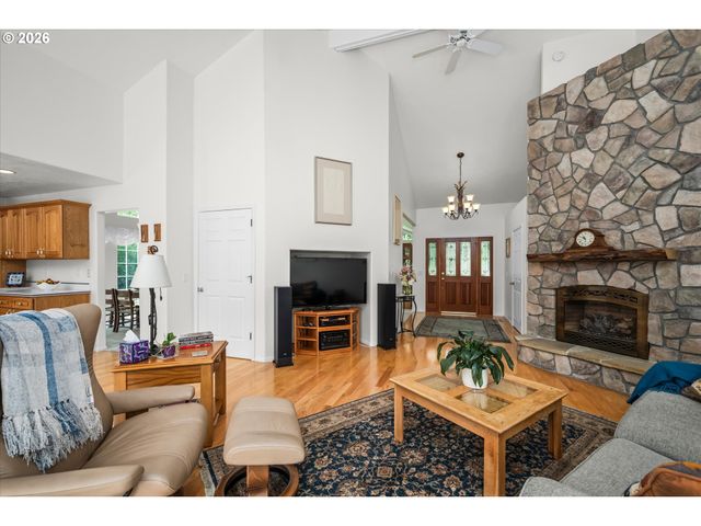 85181 SARVIS BERRY Ln, Eugene, OR 97405