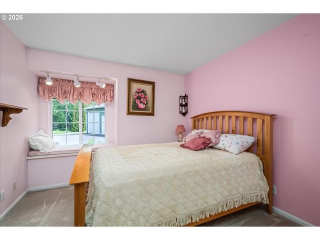 85181 SARVIS BERRY Ln, Eugene, OR 97405
