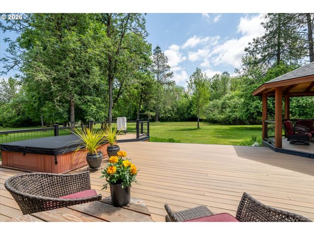 85181 SARVIS BERRY Ln, Eugene, OR 97405