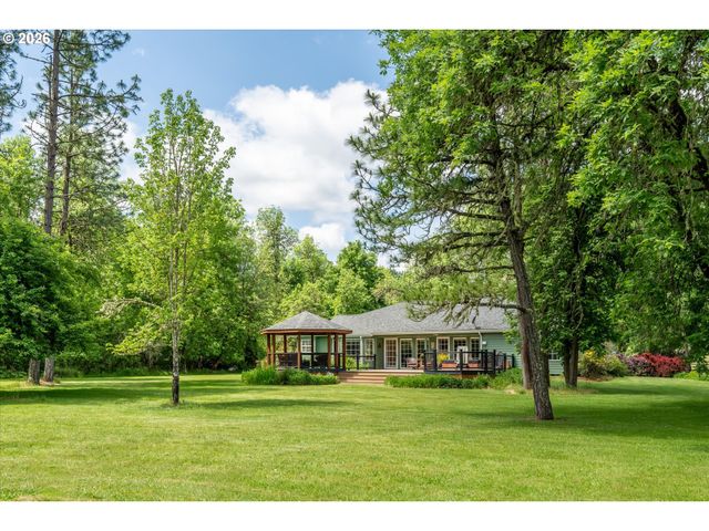 85181 SARVIS BERRY Ln, Eugene, OR 97405