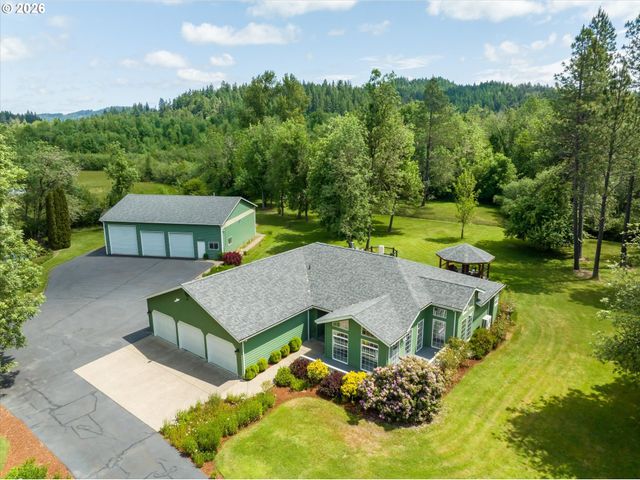 85181 SARVIS BERRY Ln, Eugene, OR 97405