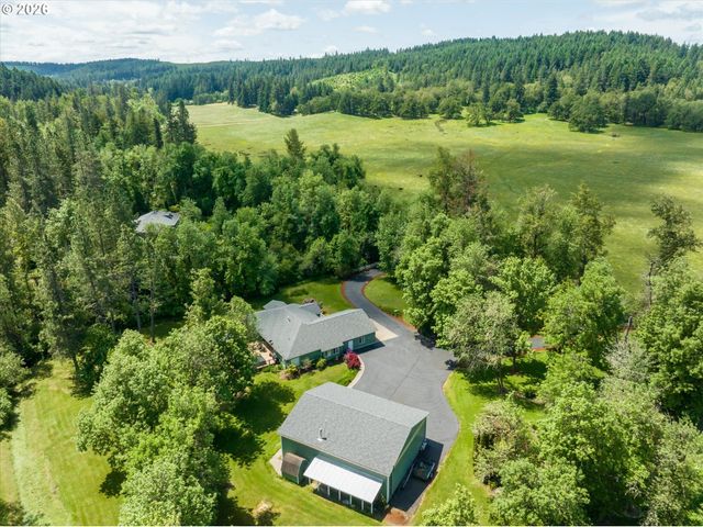 85181 SARVIS BERRY Ln, Eugene, OR 97405